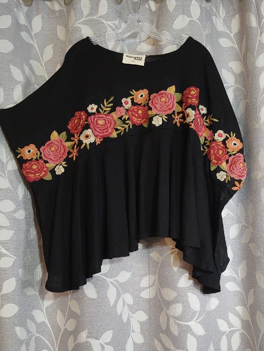 Savanna Jane Black Embroidered Floral Blouse size M/L